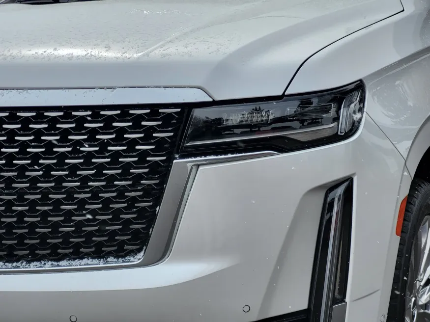 2024 Cadillac Escalade 4WD Premium Luxury | Photo 7 of 33