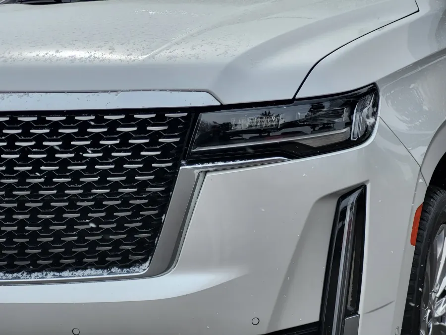 2024 Cadillac Escalade 4WD Premium Luxury | Photo 7 of 33