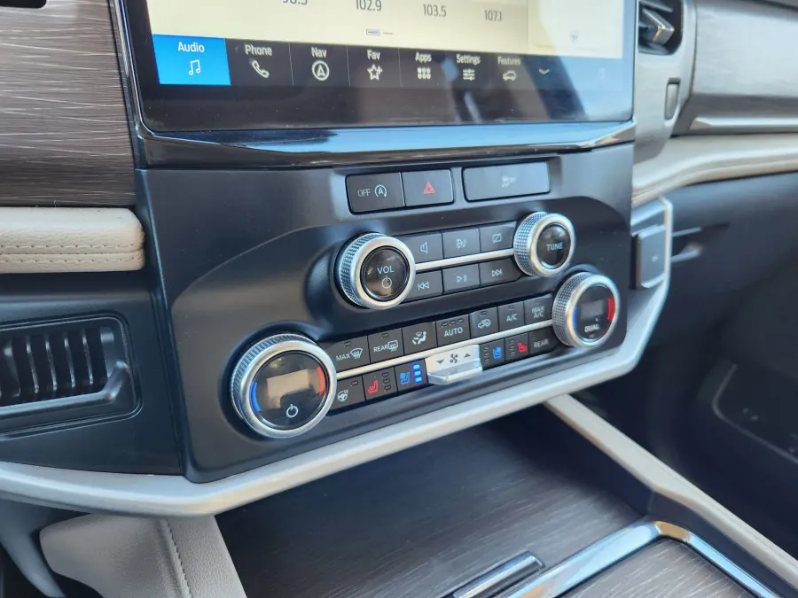 2023 Ford Expedition Limited | Photo 26 of 30