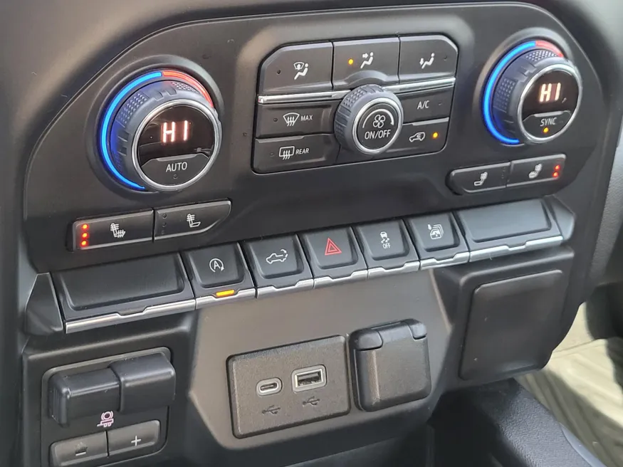 2020 Chevrolet Silverado 1500 RST | Photo 16 of 24