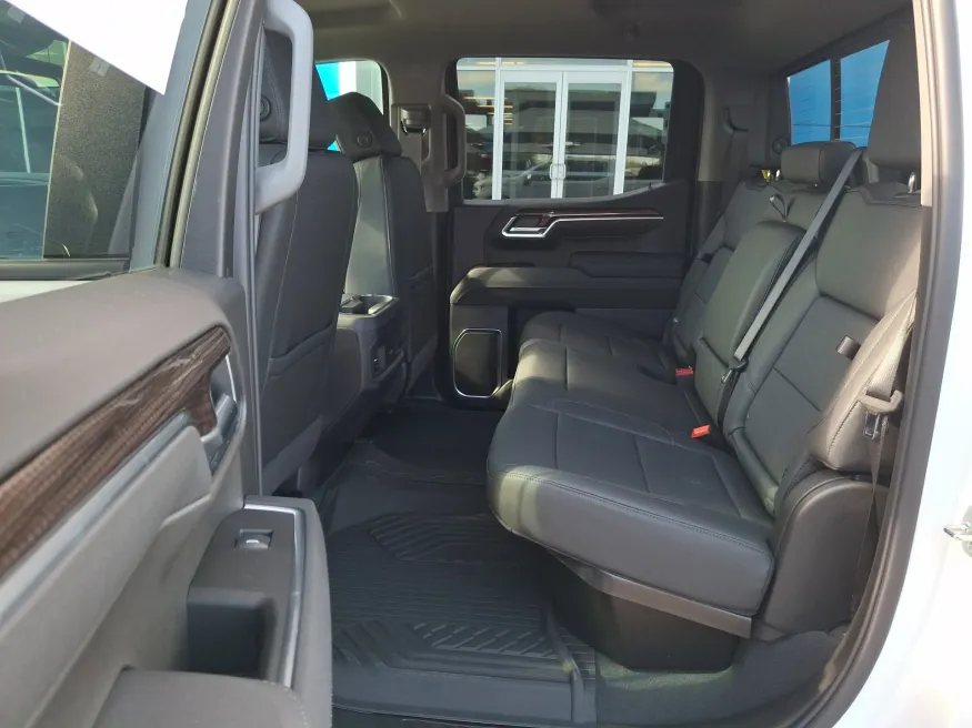 2026 Chevrolet Silverado 1500 LT | Photo 9 of 20