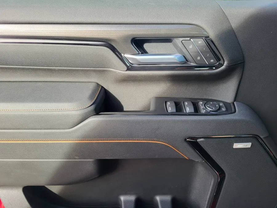 2026 GMC Sierra 2500HD AT4 | Photo 18 of 25