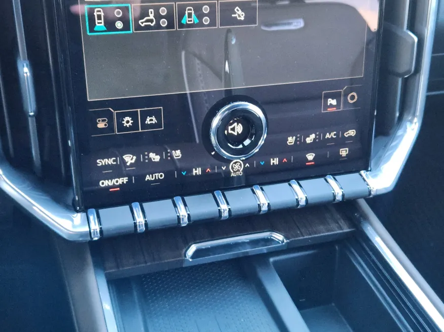 2026 GMC Acadia Denali Ultimate | Photo 14 of 25