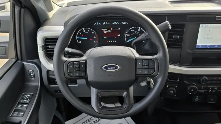 2026 Ford Super Duty F-250 | Photo 26 of 38