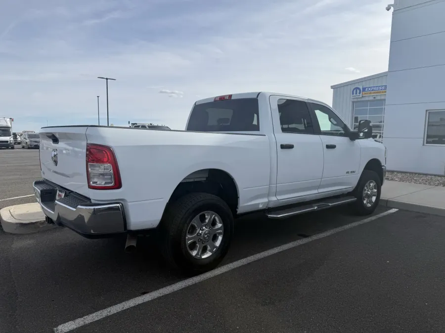 2024 RAM 2500 Big Horn | Photo 5 of 16