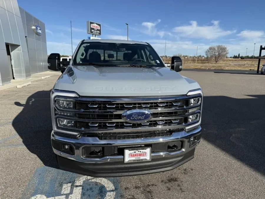 2026 Ford Super Duty F-250 | Photo 3 of 30