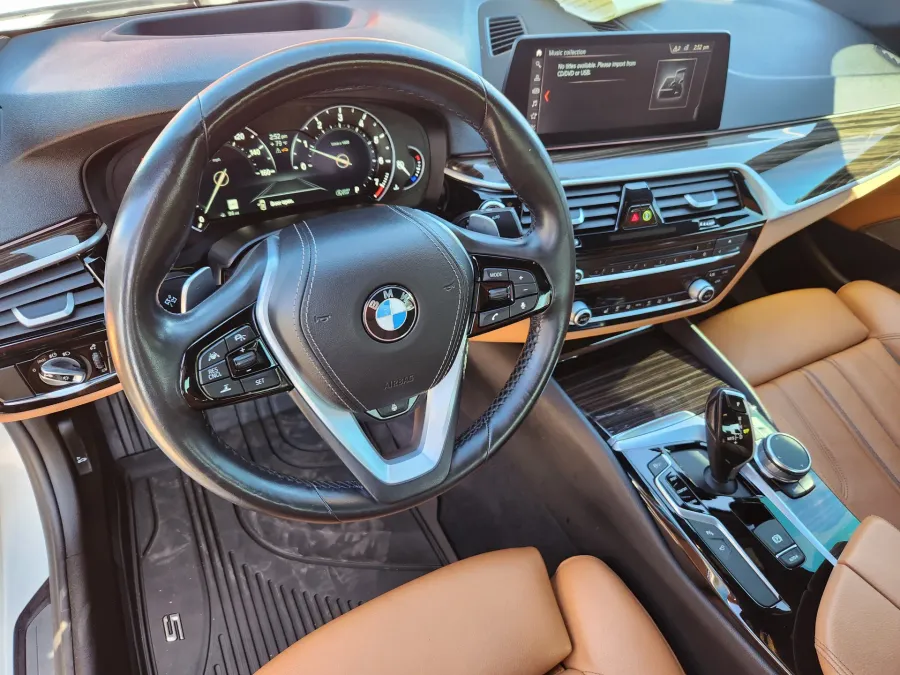 2019 BMW 5 Series 530i xDrive | Photo 7 of 29