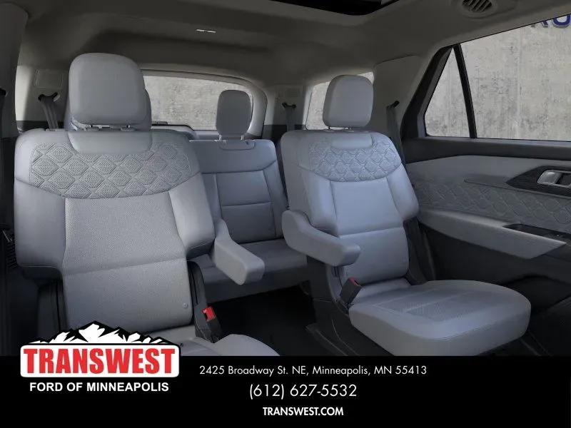 2026 Ford Explorer Platinum | Photo 10 of 23