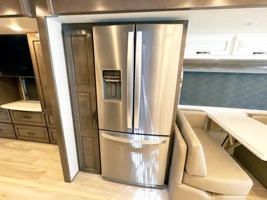 2026 Newmar Dutch Star 3836 | Photo 7 of 29