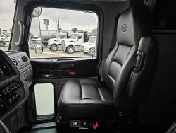 2022 Peterbilt 389 | Thumbnail Photo 10 of 22