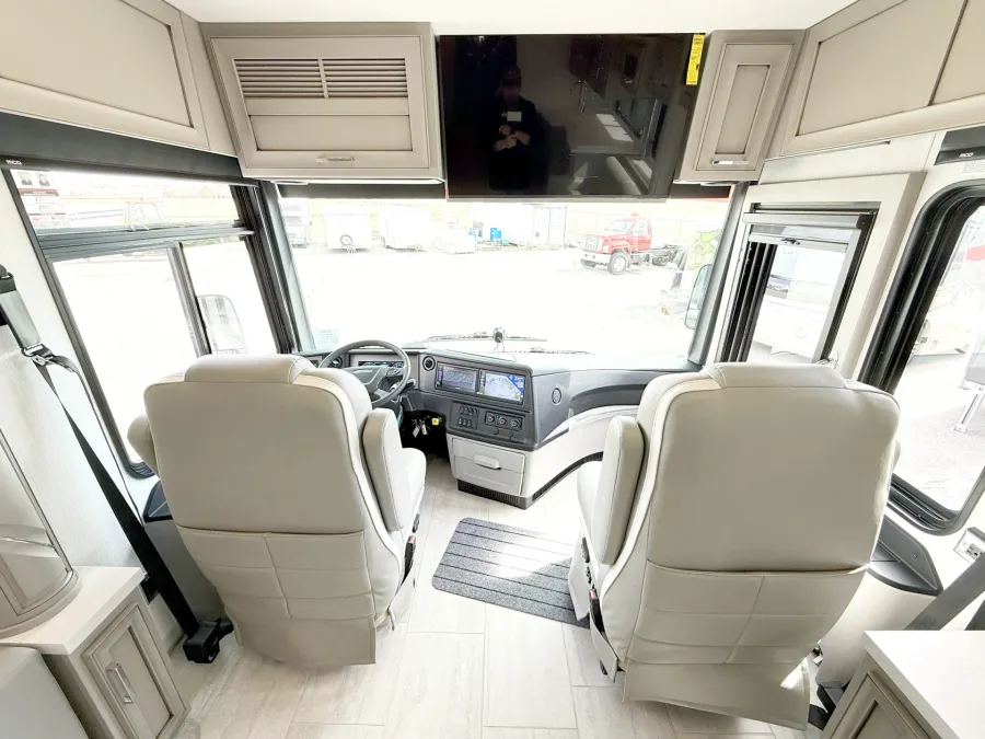 2026 Newmar Ventana 4369 | Photo 6 of 31