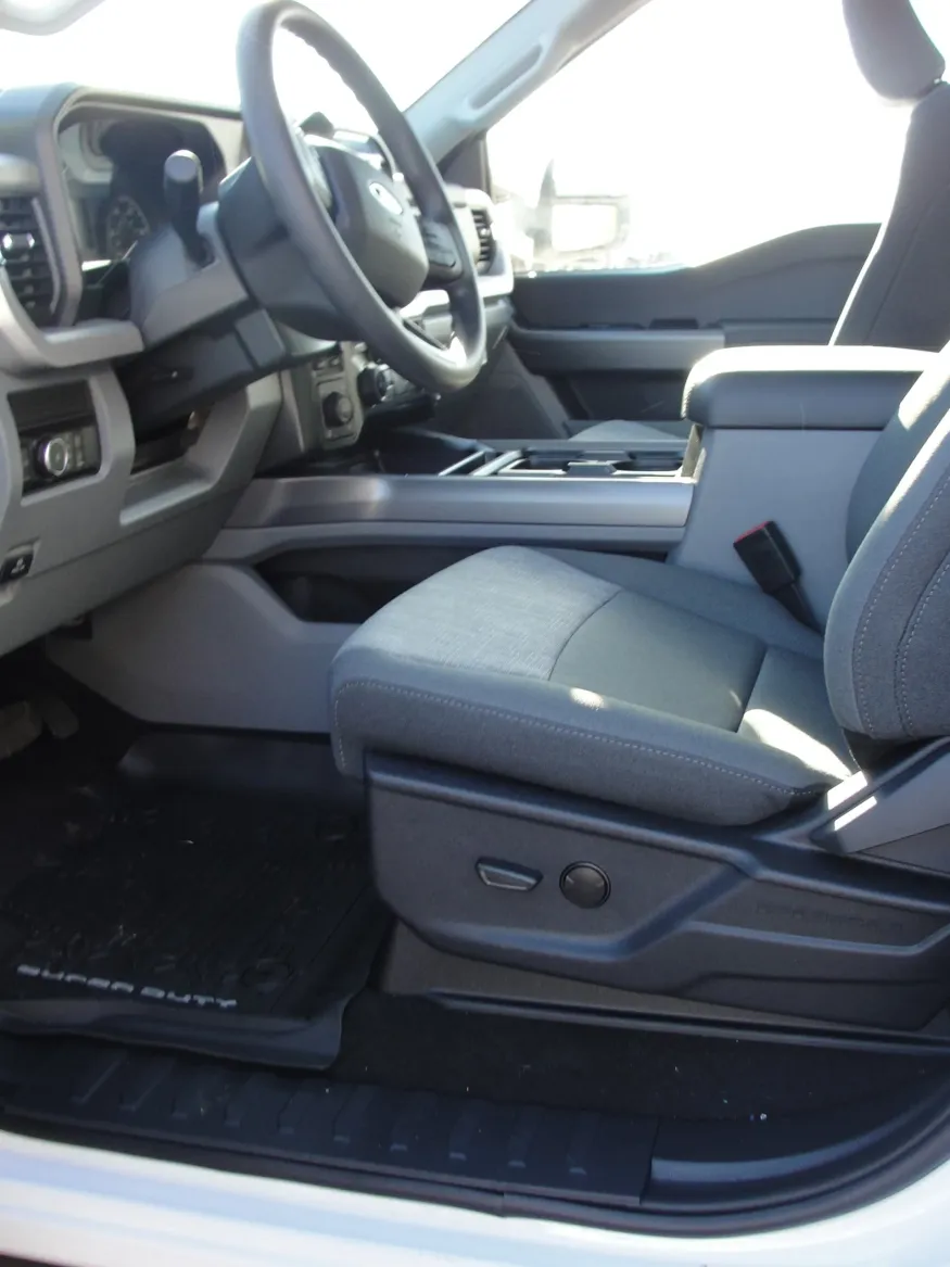 2026 Ford F-350 | Photo 10 of 12