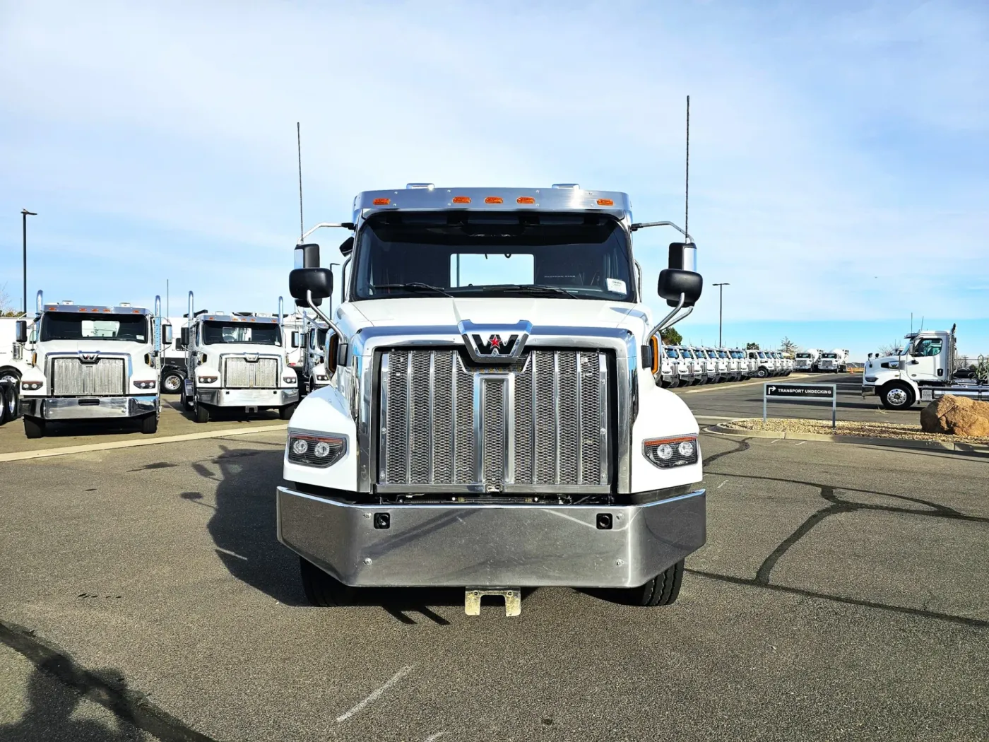 2023 Western Star 47X | Photo 2 of 18