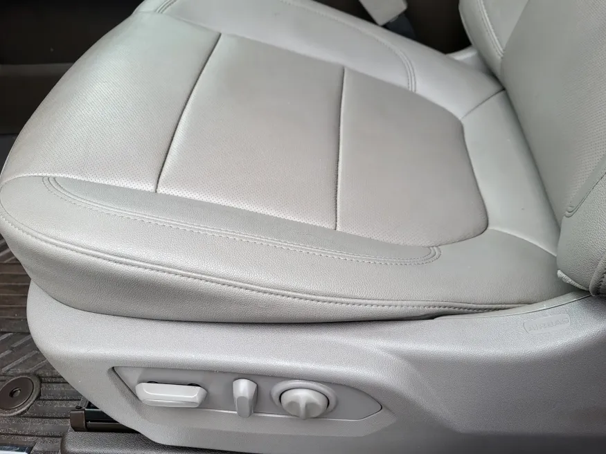 2022 Chevrolet Silverado 2500HD LTZ | Photo 26 of 36