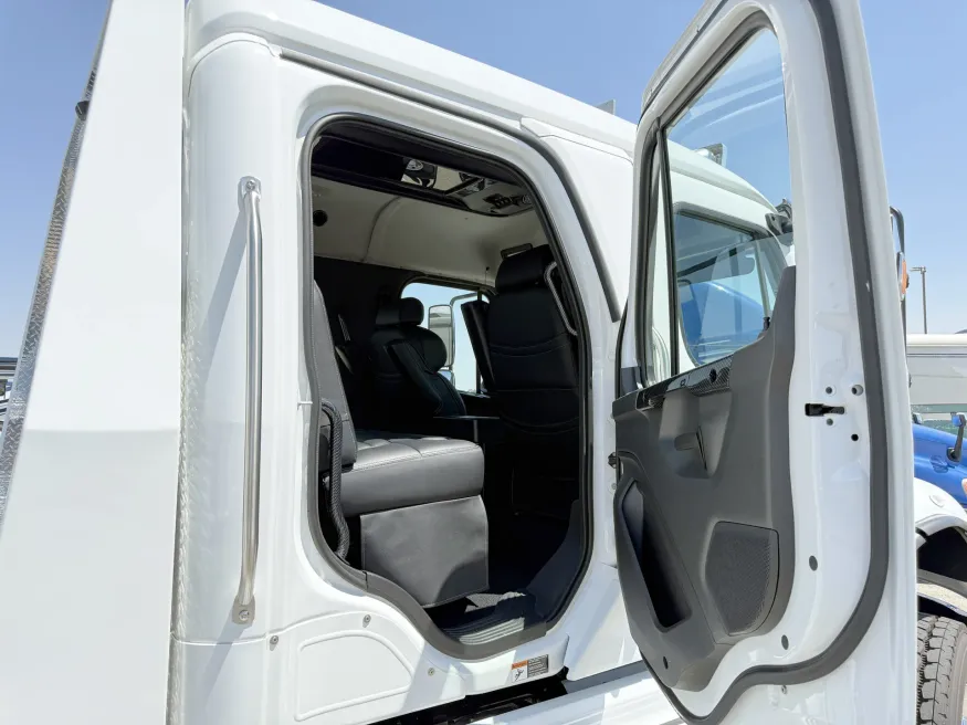 2025 Freightliner M2 106 Plus Summit Hauler | Photo 19 of 24