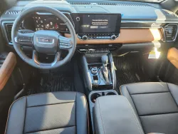 2026 GMC Canyon 4WD AT4 | Thumbnail Photo 11 of 30