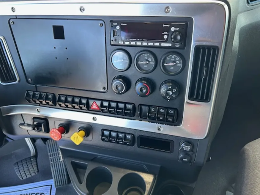 2025 Western Star 47X | Photo 19 of 21