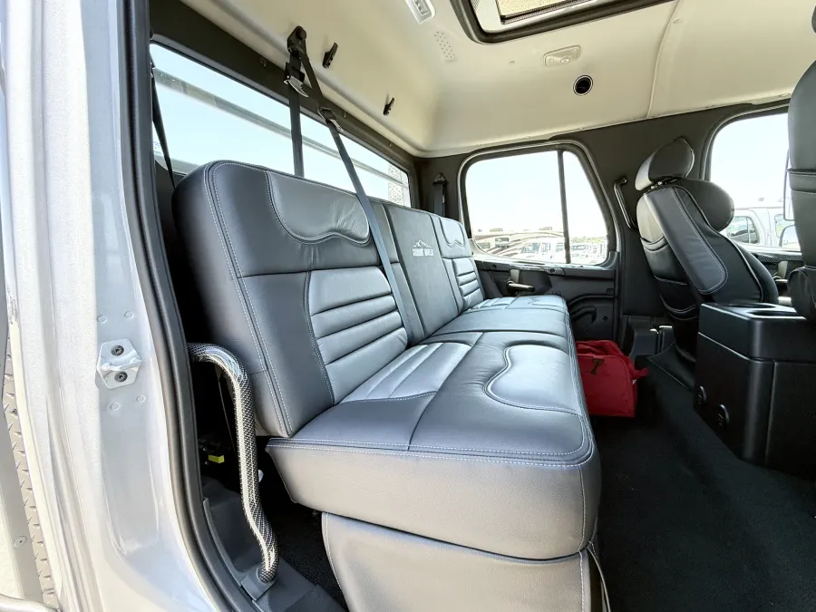 2025 Freightliner M2 106 Plus Summit Hauler | Photo 21 of 25