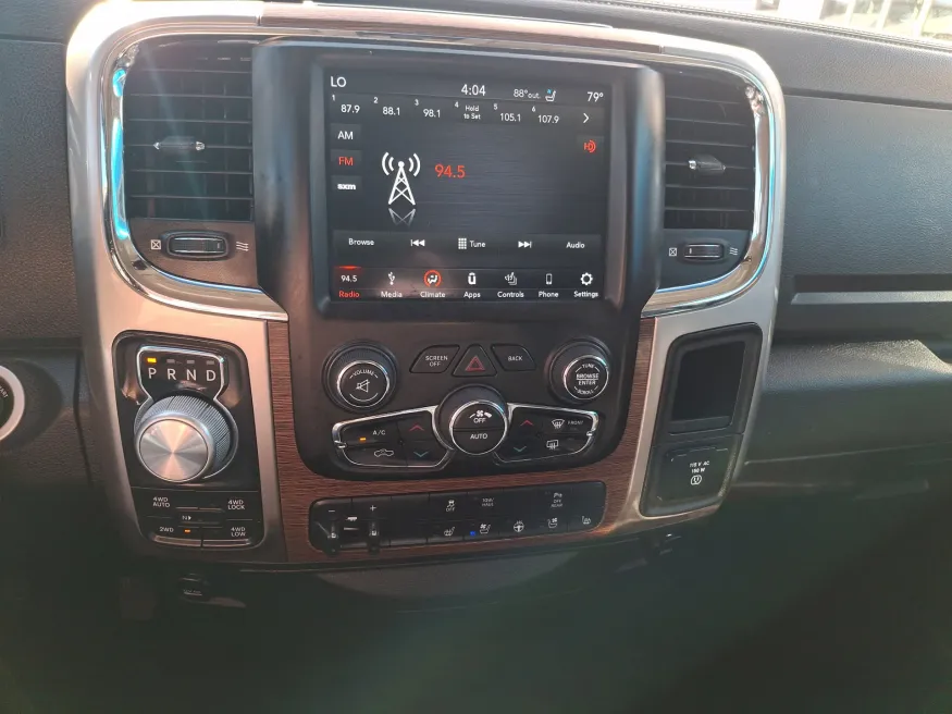 2018 RAM 1500 Laramie | Photo 13 of 16