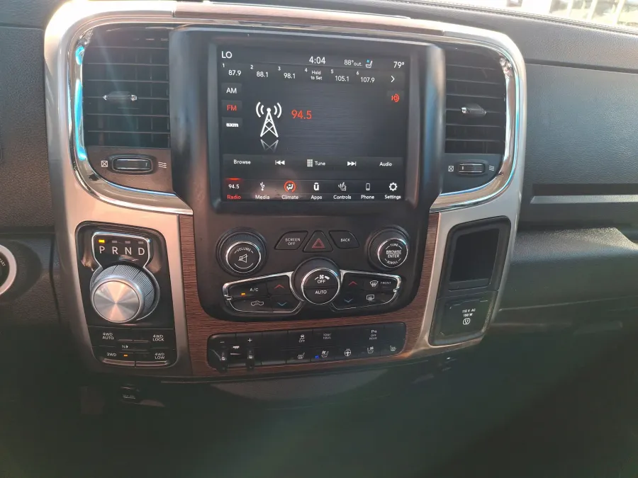 2018 RAM 1500 Laramie | Photo 13 of 16