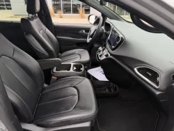 2025 Chrysler Pacifica Select | Thumbnail Photo 13 of 20