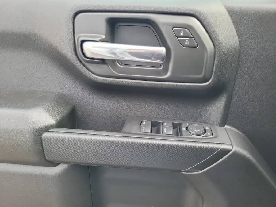 2026 GMC Sierra 1500 Pro | Photo 18 of 23