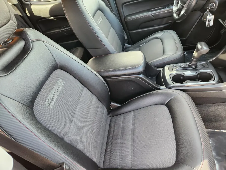 2020 GMC Canyon 4WD All Terrain w/Cloth | Photo 10 of 23