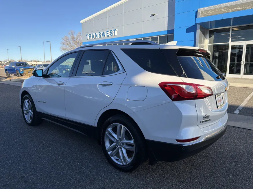 2020 Chevrolet Equinox Premier | Photo 2 of 22