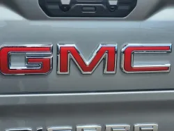 2026 GMC Sierra 1500 SLT | Thumbnail Photo 10 of 26