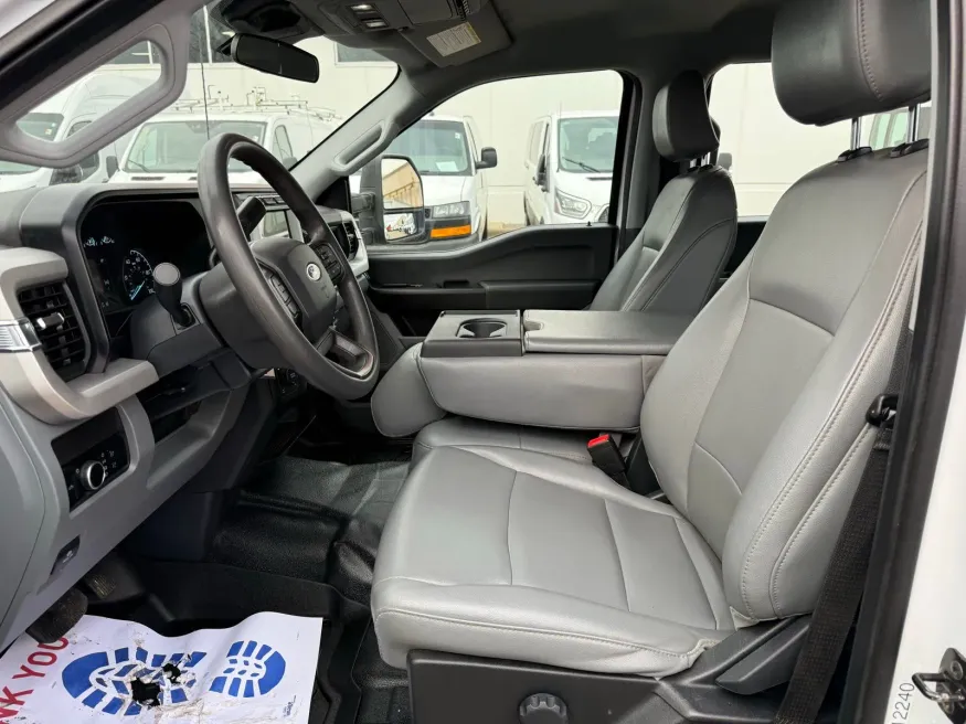 2024 Ford Super Duty F-250 XL | Photo 4 of 20