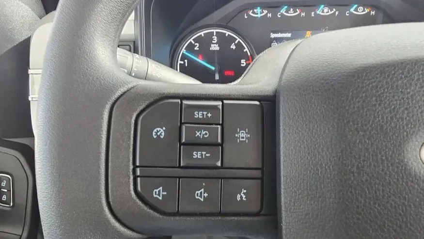 2026 Ford Super Duty F-600 | Photo 13 of 25