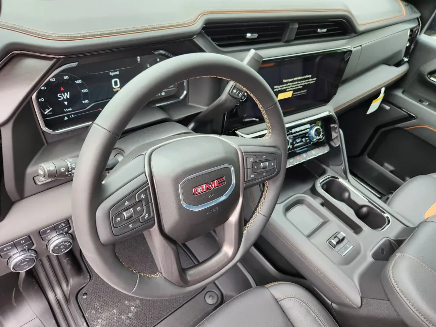 2025 GMC Sierra 2500HD AT4 | Photo 7 of 32