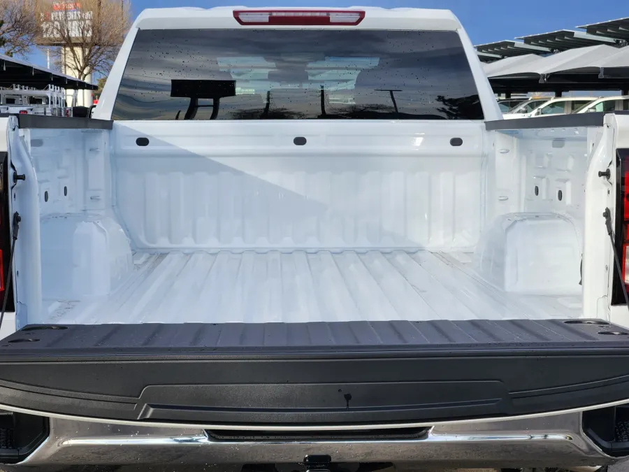 2026 GMC Sierra 1500 Pro | Photo 18 of 21