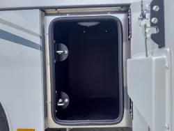 2026 Renegade Veracruz 32VDS | Thumbnail Photo 27 of 34