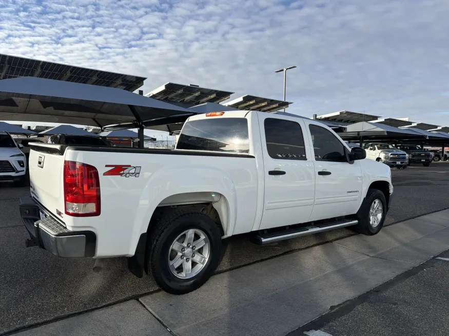 2012 GMC Sierra 1500 SLE | Photo 4 of 17