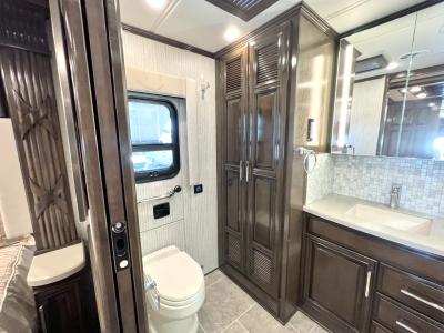 2023 Newmar Supreme Aire 4530 | Thumbnail Photo 16 of 36