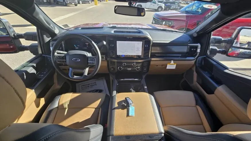 2026 Ford Super Duty F-350 | Photo 29 of 33