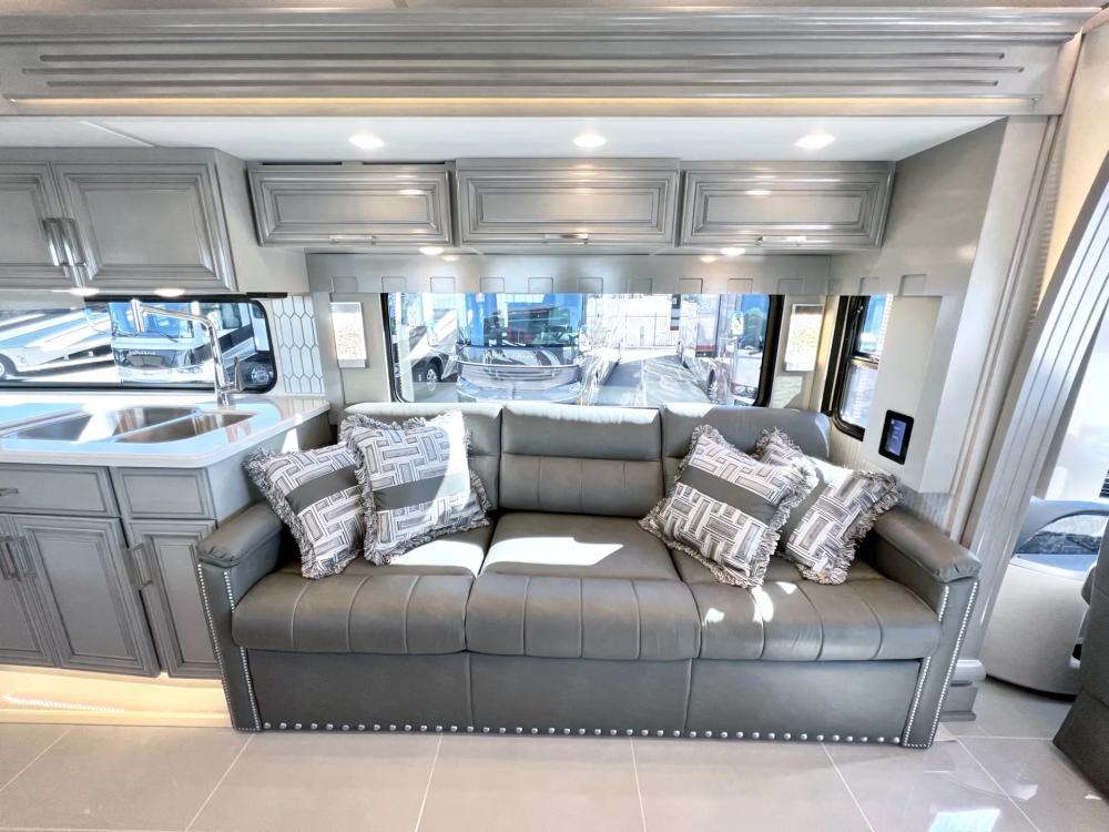 2023 Newmar London Aire 4521 | Photo 13 of 48