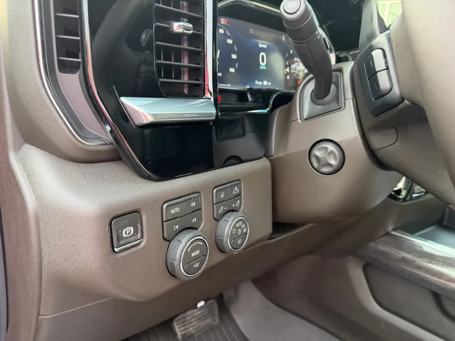 2026 Chevrolet Silverado 1500 LTZ | Photo 13 of 20