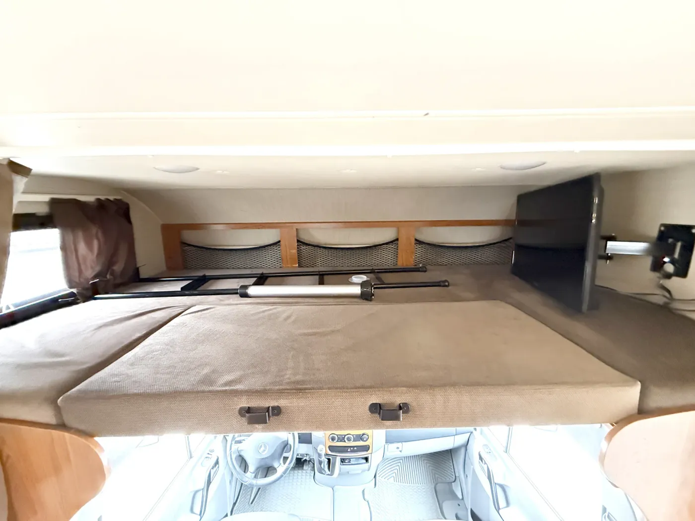 2017 Jayco Melbourne 24LP | Photo 5 of 21