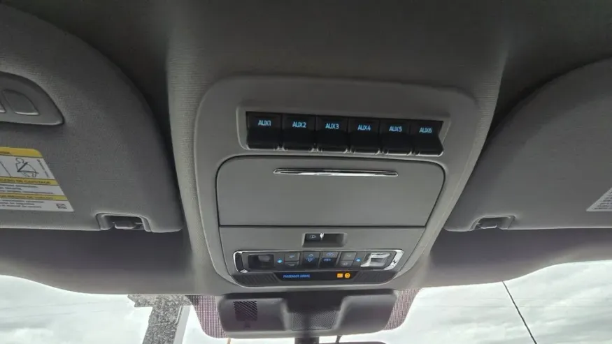 2026 Ford Super Duty F-350 | Photo 26 of 32