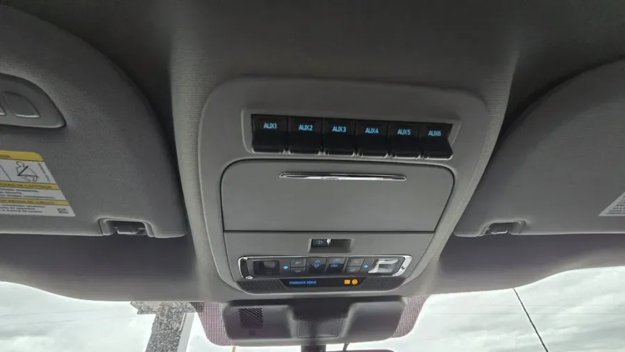 2026 Ford Super Duty F-350 | Photo 26 of 32