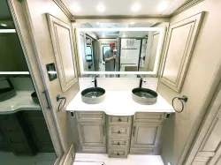 2026 Newmar London Aire 4551 | Thumbnail Photo 20 of 34