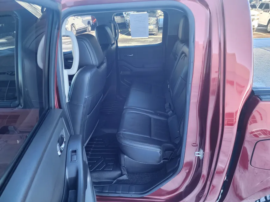 2022 Nissan Frontier SV | Photo 14 of 25