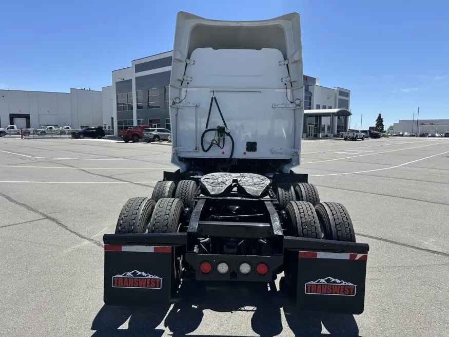 2022 Western Star 5700XE | Photo 6 of 22