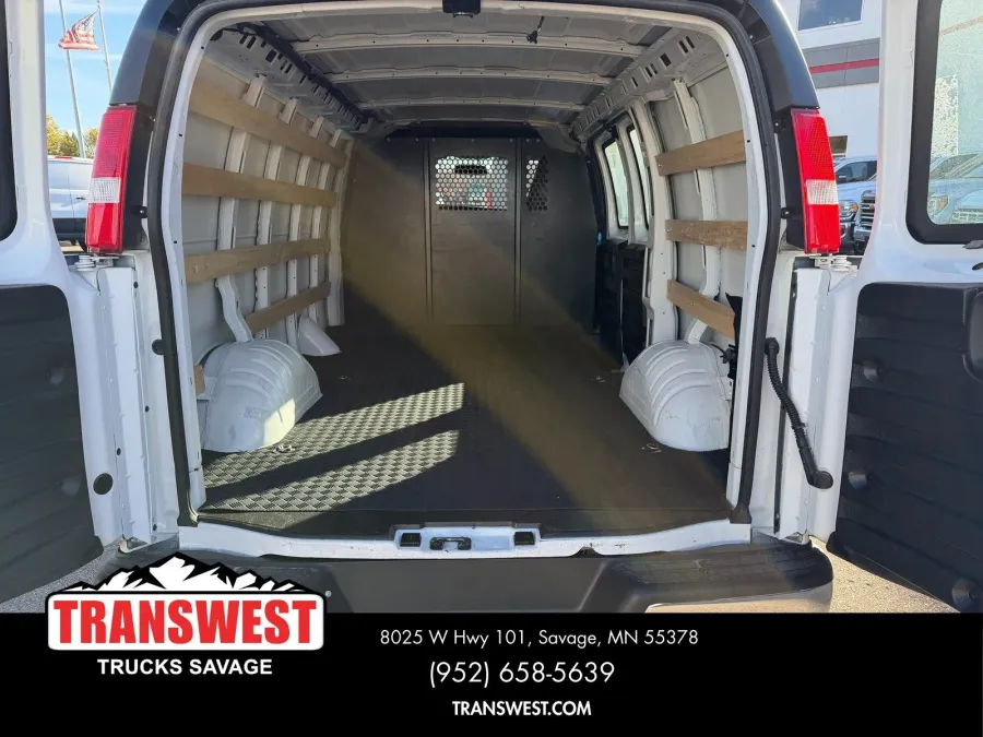 2024 GMC Savana 2500 Work Van | Photo 16 of 21
