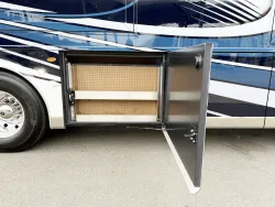 2023 Newmar Essex 4551 | Thumbnail Photo 30 of 34