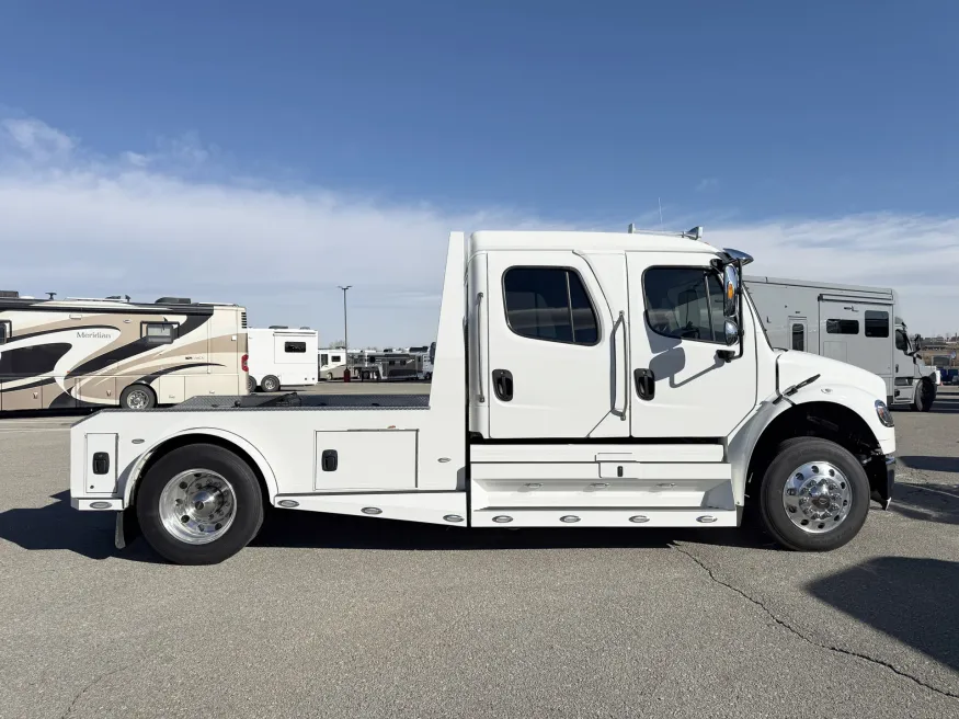 2023 Freightliner M2 106 Summit Hauler | Photo 16 of 22