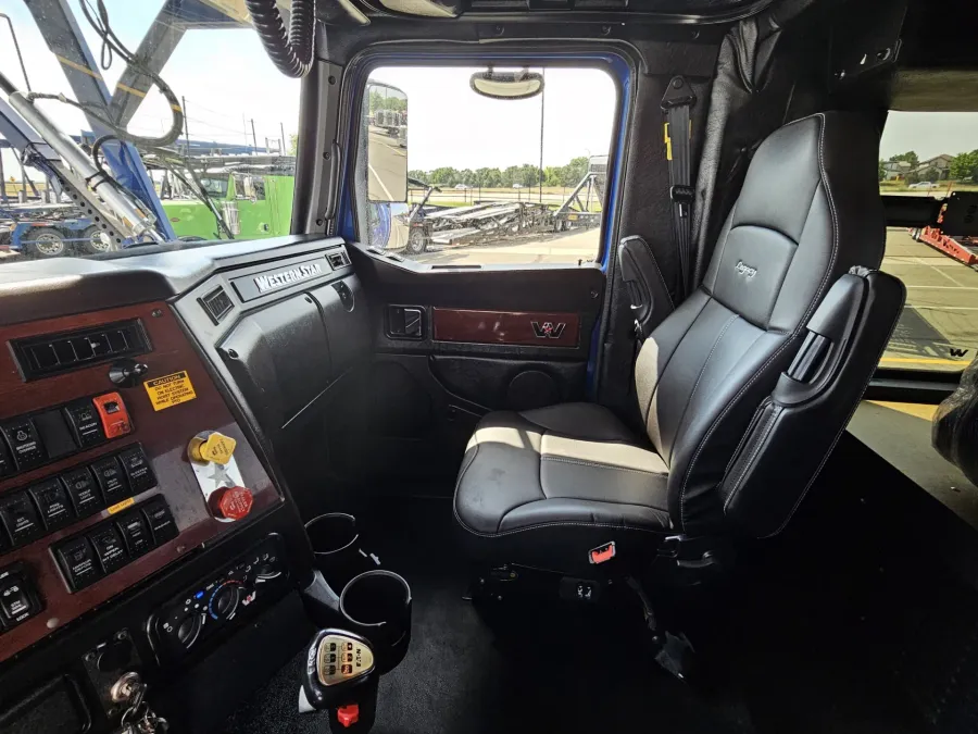 2022 Western Star 4900FA | Photo 22 of 27