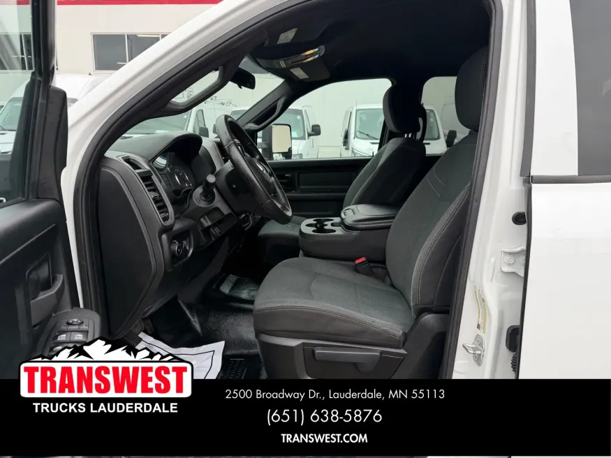 2022 RAM 3500 Tradesman | Photo 9 of 23